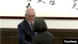 澳大利亚前总理斯考特∙莫里森（Scott Morrison）访问台湾，2023年10月10日与总统蔡英文会面。（台湾总统府视讯截图）
