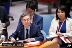 황준국 유엔 주재 한국 대사가 북한의 ICBM 발사 문제를 논의하기 위해 13일 열린 안보리 회의에서 발언하고 있다.