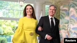 Blinken sa suprugom Evan Rajan koju je upoznao 1995. dok su oboje radili u Bijeloj kući (Foto: REUTERS/Amanda Andrade-Rhodes)