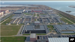 تاسيسات تصفیه آب شور در ساحل بارسلونا 