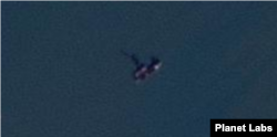 20일 북한 석도 인근 해상에서 선체를 밀착한 선박 2척. 사진=Planet Labs