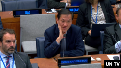 16일 뉴욕 유엔본부에서 열린 유엔총회 제1위원회 회의에서 김인철 유엔주재 북한대표부 서기관이 미국과 한국의 주장을 반박하고 있다.