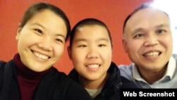 余文生、许艳和儿子余镇洋在一起。（网络图片，拍摄时间地点不详）