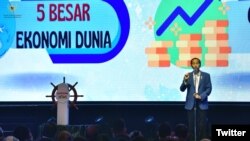 Presiden Joko Widodo menyampaikan sambutan pada acara peluncuran Indonesia Emas 2045, di Djakarta Theater, Jakarta, 15 Juni 2023. (Twitter/@setkabgoid)
