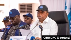 Mkuu wa Tume Huru ya Uchaguzi ya Taifa Denis Kadima (kulia), Kinshasa, 20 Oktoba 2023. (CENI RDC)