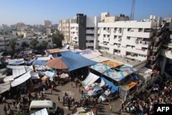 Kompleks rumah sakit Al-Shifa di Kota Gaza, 7 November 2023, di tengah pertempuran Israel-Hamas. (Bashar TALEB / AFP)
