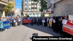 تجمع بازنشستگان کشوری و فرهنگیان بازنشسته در کرمانشاه 