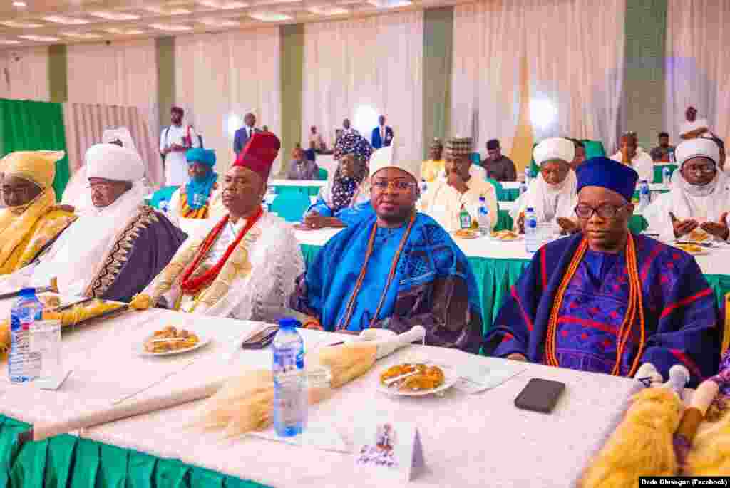 Ganawar Shugaba Tinubu Da Manyan Sarakunan Najeriya: Lokacin liyafa da addu&#39;o&#39;i