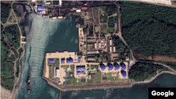 ოჩამჩირე, პორტი
Google