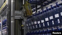 ศูนย์ Zebrafish Core Facility ติดตั้งหุ่นยนต์เพื่อดูแลและให้อาหารปลาม้าลายที่เพาะพันธุ์ขึ้นมาเพื่องานวิจัย