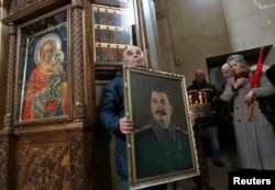 საბჭოთა ბელადის სულის მოსახსენიებელი პანაშვიდი, გორში, 2013 წელი