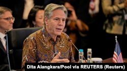 Menlu AS Antony Blinken berbicara dalam ASEAN Post Ministerial Conference dengan Amerika Serikat pada Pertemuan Menteri Luar Negeri ASEAN di Jakarta, 14 Juli 2023. (Foto: Dita Alangkara via REUTERS)
