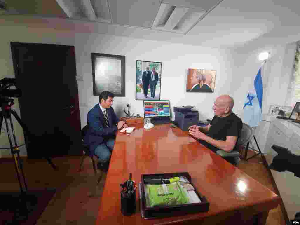 ایهود اولمرت نخست وزیر پیشین اسرائیل می&zwnj;گوید رد پای جمهوری اسلامی در همه اقدامات حماس مشخص است و جمهوری اسلامی مطمینا هزینه آن را خواهد پرداخت.