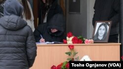 Upisivanje u knjigu žalosti