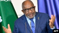 Depuis son retour au pouvoir en 2016, l'ancien colonel putschiste Azali Assoumani a jeté nombre de ses opposants en prison et poussé d'autres à l'exil.