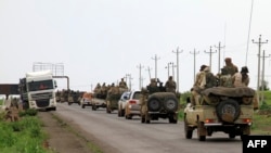 La guerre au Soudan a fait des milliers de morts, dont entre 10.000 et 15.000 dans une seule ville du Darfour selon des experts de l'ONU. 