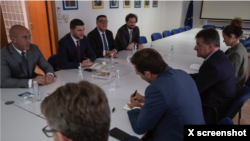 Predstavnici kosovske opozicije na sastanku sa specijalnim izaslanikom EU za dijalog Miroslavom Lajčakom (foto: X/@MiroslavLajcak)