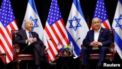 Presiden AS Joe Biden dan Perdana Menteri Israel Benjamin Netanyahu saat bertemu di Tel Aviv, Israel, 18 Oktober 2023. (Foto: Evelyn Hockstein/Reuters)