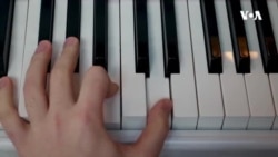 Autizmli gənclərin çalışdığı kafe