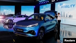 Produsen kendaraan listrik terbesar di dunia, BYD, berencana mendirikan pabrik di Vietnam. 