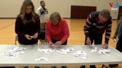 지난 1월 미국 아이오와주 공화당 코커스(당원대회)에서 당원들이 개표하고 있다. (자료사진)