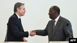 Le secrétaire d'Etat américain Antony Blinken et le président ivoire Alassane Ouattara.