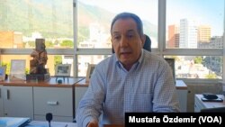 Siyaset Araştırmaları Merkezi Direktörü Benigno Alarcon referandumu VOA Türkçe'ye değerlendirdi