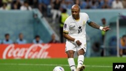 Le milieu de terrain ghanéen Andre Ayew lors du match de football de la Coupe du monde Qatar 2022 entre le Ghana et l'Uruguay, à Doha, le 2 décembre 2022.