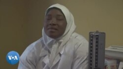 Un volontaire comble le manque de soins médicaux dans une communauté isolée du Nigéria