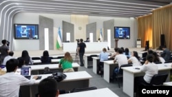 Axborot va ommaviy kommunikatsiyalar agentligi (AOKA) O'zbekiston media ahli uchun anjumanlar o'tkazib turadi 