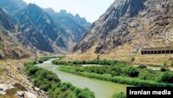 Araz Çayı, suyun yaşıla dəyişməsi və çirklənməsi 