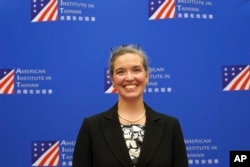 资料照：美国在台协会（AIT）驻台北办事处处长孙晓雅（Sandra Oudkirk）在台北的一个记者会上。（2021年10月29日）