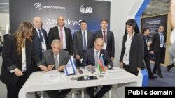 Azərbaycan Kosmik Agentliyi və “Israel Aerospace Industries” şirkəti peyki hazırlanması barədə saziş imzalayıb (Mənbə: Azərkosmos)