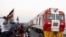 FILE - Peresmian kereta kargo SGR yang diberangkatkan dari depo kontainer pelabuhan dengan kereta api yang didukung China senilai hampir $3,3 miliar, oleh presiden Kenya di Mombasa, Kenya, 30 Mei 2017. (AP/Khalil Senosi)