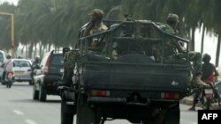 Les rassemblements publics organisés par l’opposition sont rares et sont souvent interdits depuis mars 2020, après la découverte du premier cas de Covid-19 dans le pays. (Photo by PIUS UTOMI EKPEI / AFP)