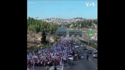 以色列民众从特拉维夫游行到耶路撒冷敦促解救人质