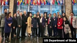 미 국무부의 줄리 터너 북한인권특사와 백악관 아시안 정책 담당자 및 인권 담당자가 21일 미국 내 한인 이산가족들과 만나 북한에 있는 가족들과 만나는 방안을 논의했다.