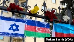 Bakıdakı İsrail səfirliyinin önü (9 oktyabr, 2023)