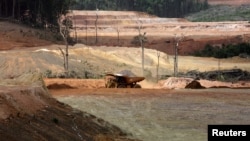 FILE - A gold mine is seen in Suriname, Oct. 7, 2016. A tunnel collapse Nov. 20, 2023 at a mine in Suriname left 14 informal gold miners dead.