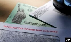 신종 코로나바이러스 팬데믹 당시인 지난 2020년 미국인들에게 발송된 정부 지원금 수표 (자료사진)