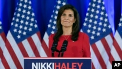 'Yar takarar shugaban kasa karkashin jam'iyyar Republican kuma tsohuwar jakadar Amurka a Majalisar Dinkin Duniya, Nikki Haley, yayin da take jawabi da manema labarai a yau Talata, 6 ga watan Maris a jihar South Carolina.
