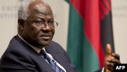 Ernest Bai Koroma était jusqu'alors un "suspect" dans l'organisation des évènements du 26 novembre et avait été interrogé plusieurs fois par la police.