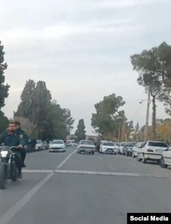 استقرار نیروهای حکومتی در بهشت زهرا هم‌زمان با مراسم چهلم آرمیتا گراوند