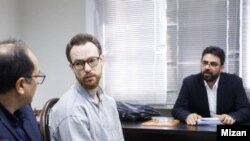 اولین جلسه دادگاه رسیدگی به اتهام‌های «یوهان فلودروس»