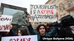 Azərbaycan Feminist Hərəkatı “8 Marş – Duruş sərgiləyirik” piketi keçiriblər