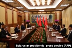 中国领导人习近平在北京与到访的白俄罗斯总统卢卡申科举行会谈。（2023年12月4日）