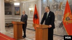 Ministar spoljnih poslova Crne Gore Filip Ivanović (desno) (Foto: VOA/Jovo Radulović)
