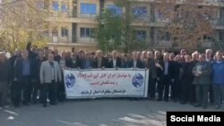 تجمع اعتراضی بازنشستگان مخابرات در کرمانشاه - ۶ آذر ۱۴۰۲