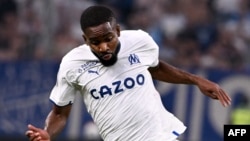 Cedric Bakambu azali kokima na ndembo na Olympique de Marseilles na stade Celodrome, Marseille, France, 7 sanza ya mwambe 2022.