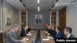 Ceyhun Bayramov və Lui Bono (Mənbə:Xarici İşlər Nazirliyi)